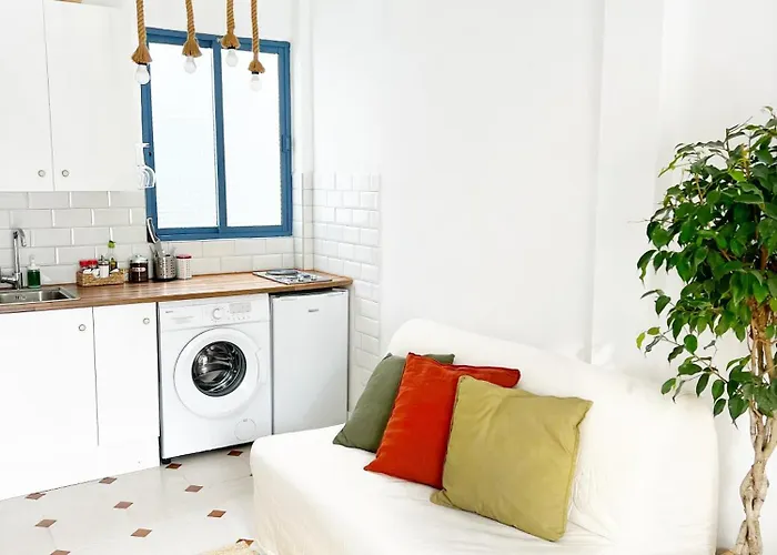 Work Study Apartment *